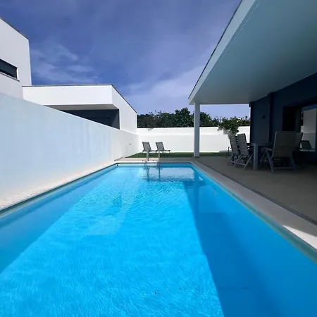 Exclusive With Heated Private Pool Nadadouro